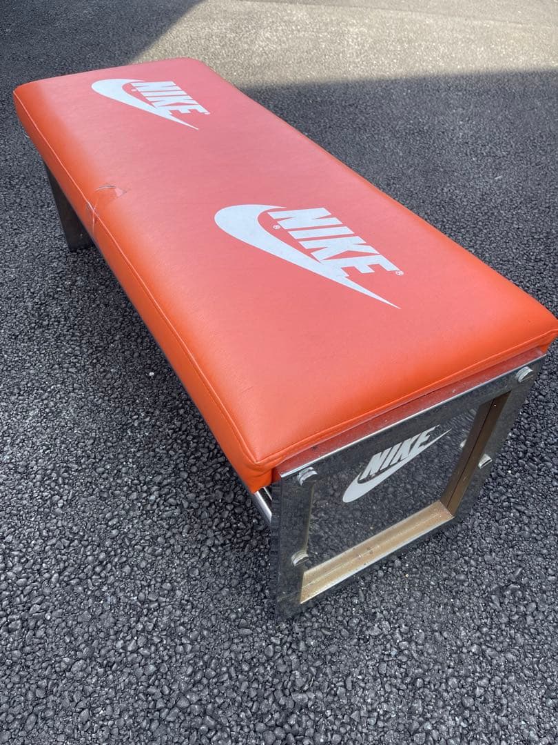 ウエイトトレーニング NIKE fitting chair