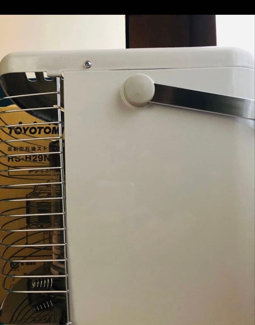 トヨトミ　石油ストーブ ［木造8畳/コンクリ10畳/反射式］RS-H29N-W