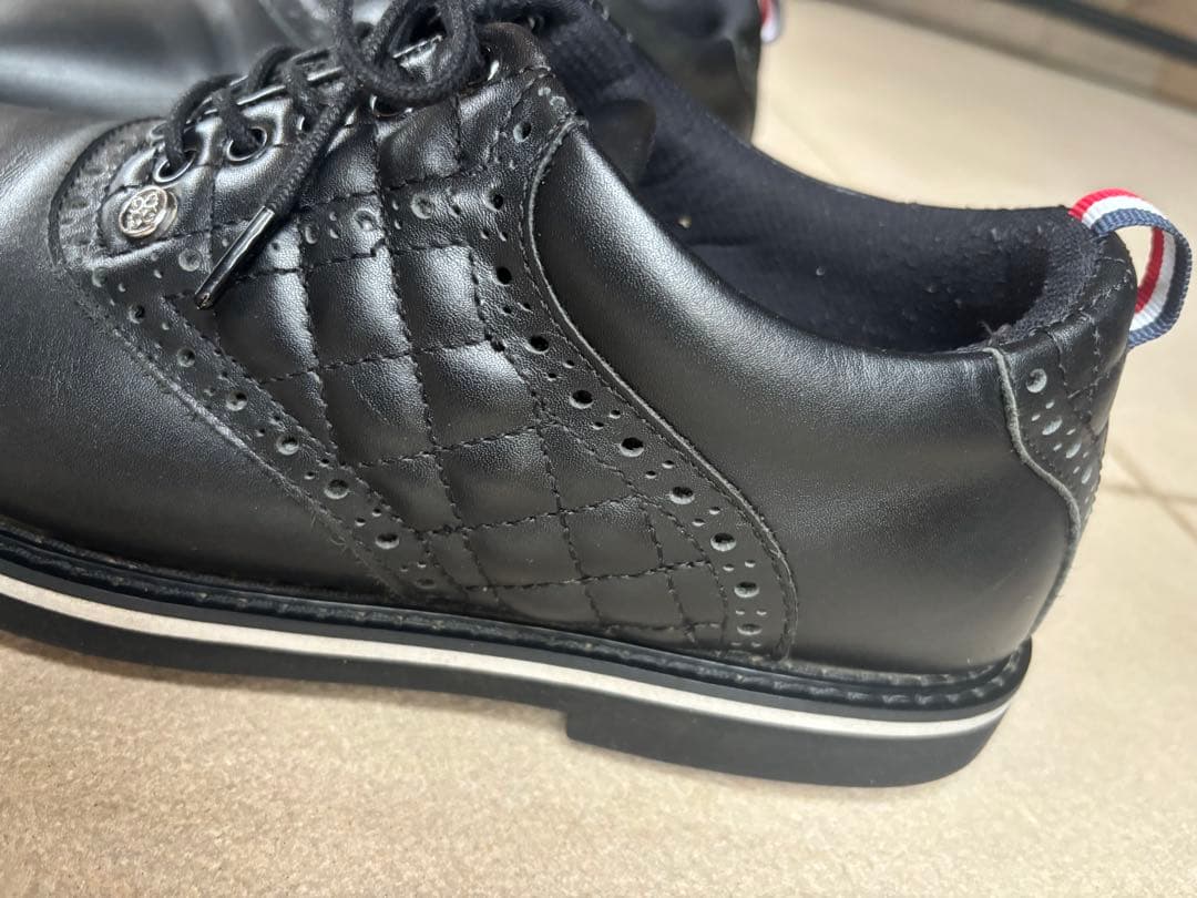 美品G/FOREメンズ牛革レザーガリバンダースパイクレス　ゴルフシューズ　箱あり