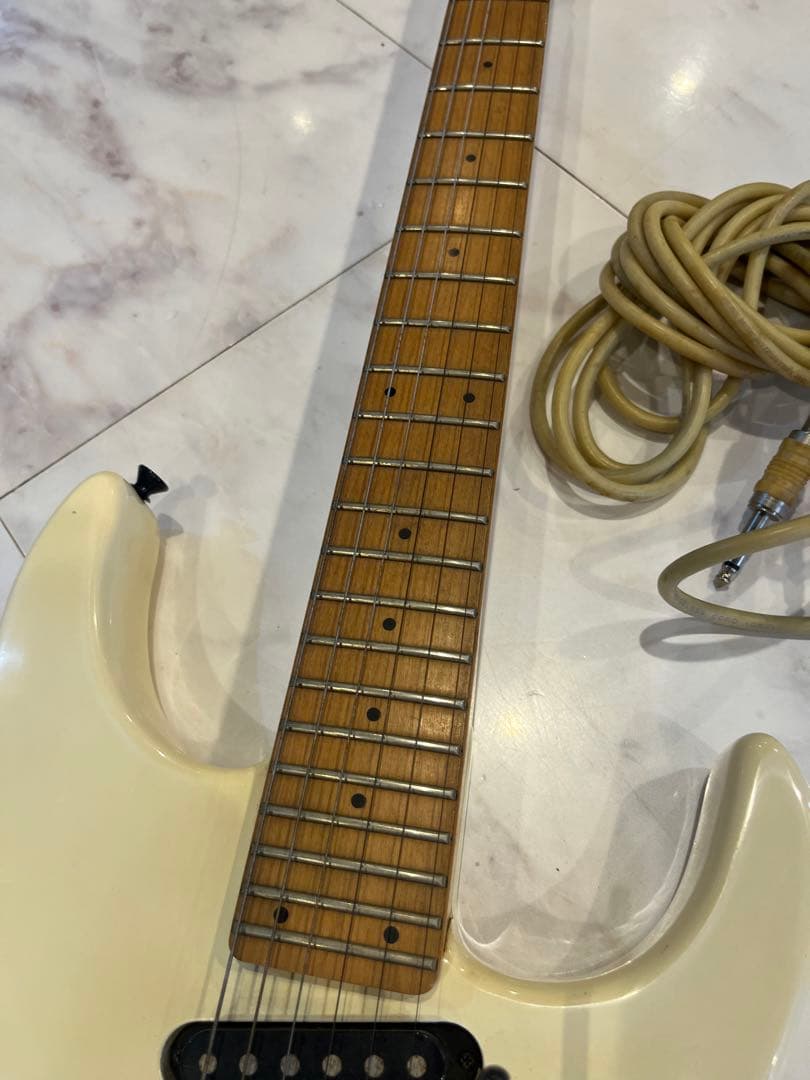 【美品】Fernandesフェルナンデス エレキギター　楽器