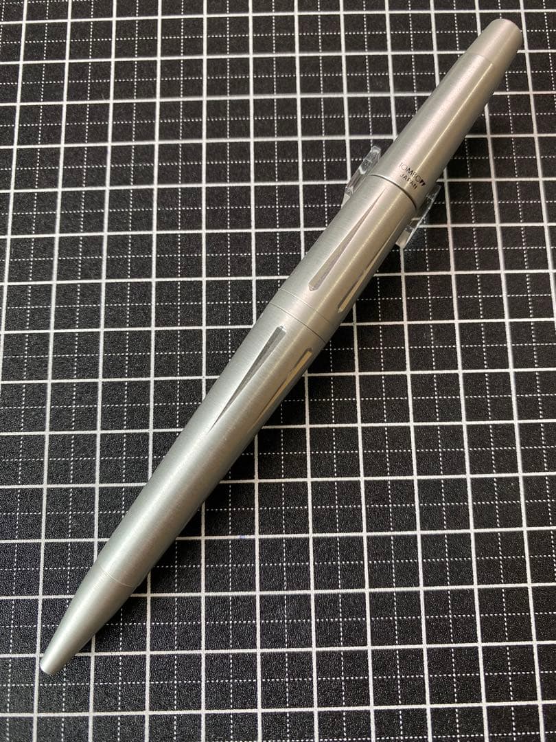TOMBOW ZOOM 2000 ボールペン