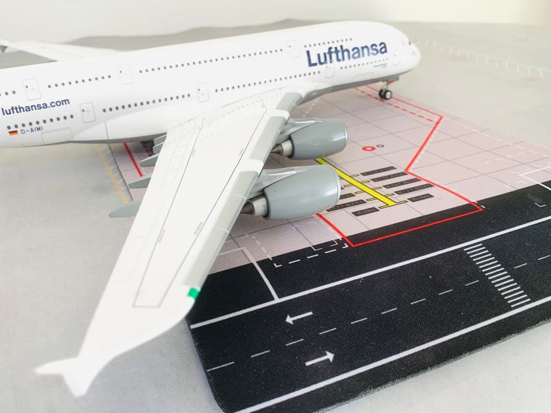 ヘルパ製１／２００ルフトハンザ航空Ａ３８０－８００プラスティック製完成品
