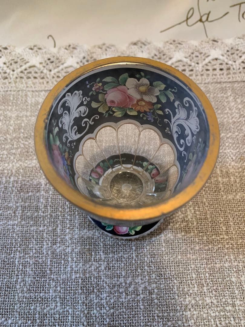 フランス製　アンティークの手書きのエナメル花柄ガラスのゴブレット！素敵です！