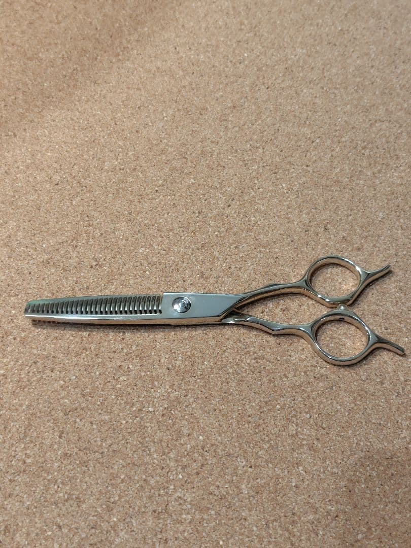 MAYUMIシザー　ゴールド　メガネ　セニング