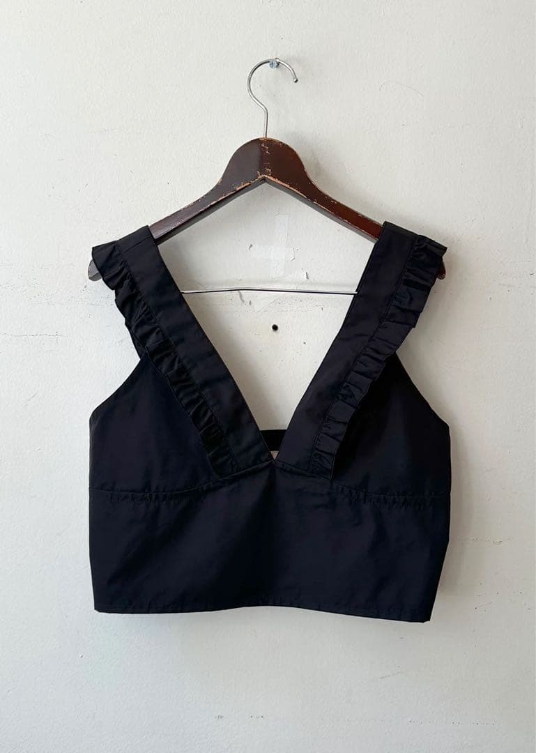 ＊くるみ＊マチュピチュ V/N フリル付き黒キャミソール