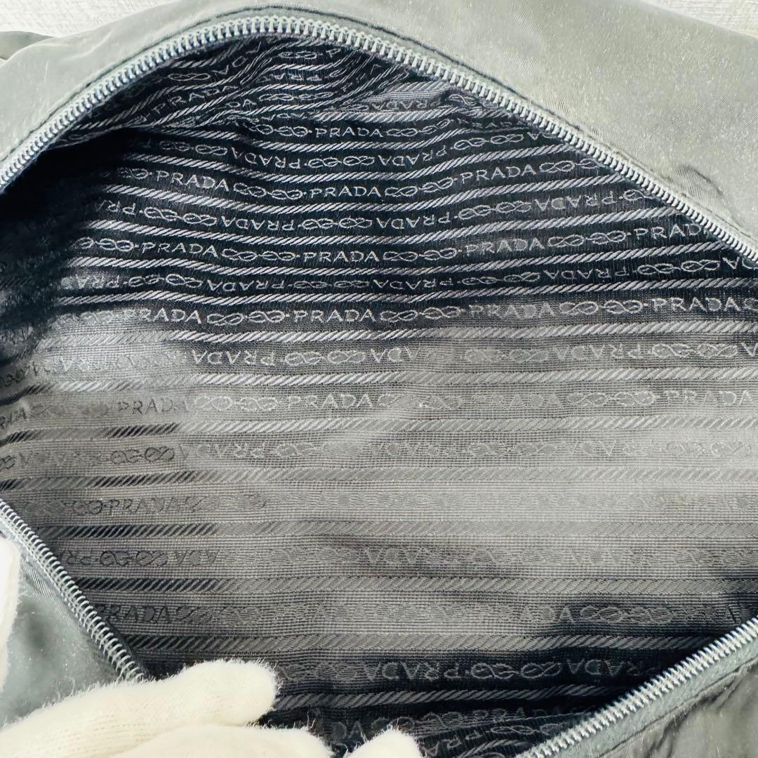 ✨PRADA✨プラダ✨ナイロン✨三角ロゴプレート✨ブラック✨ボストンバッグ✨