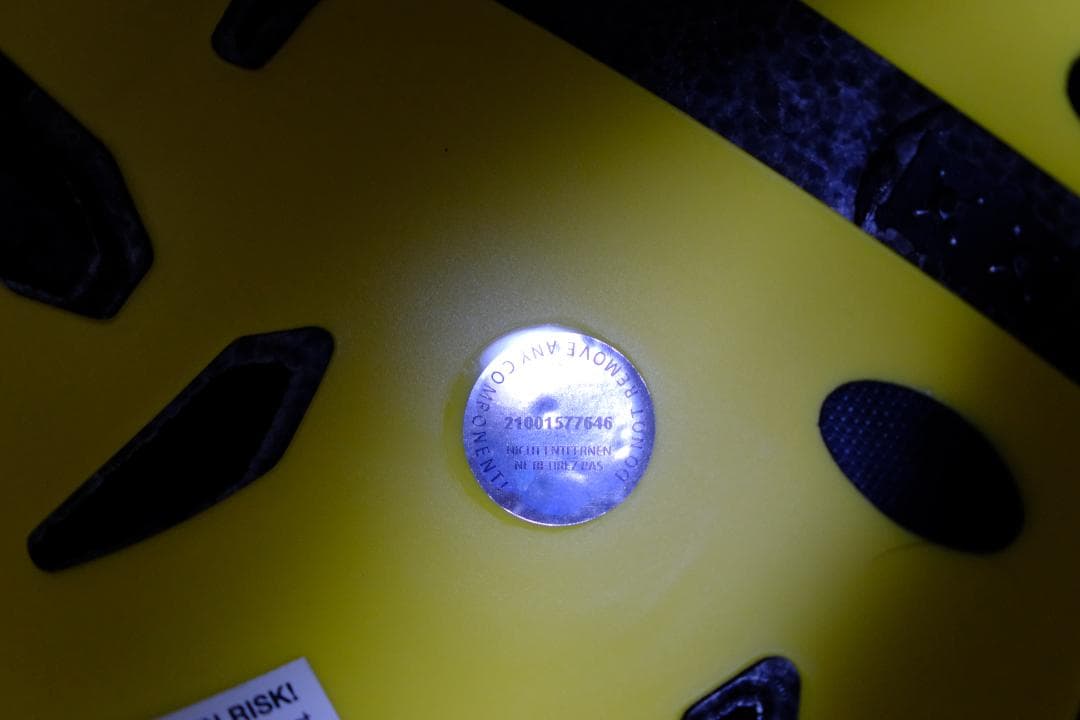 【状態良好】bern ヘルメット グレー　Mサイズ　スノーボード用