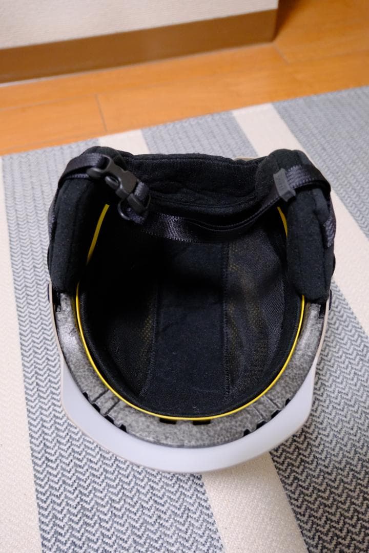 【状態良好】bern ヘルメット グレー　Mサイズ　スノーボード用