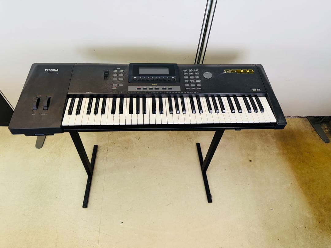 ヤマハ QS300 シンセサイザー 中古品 レトロ 電化製品 音楽 編集