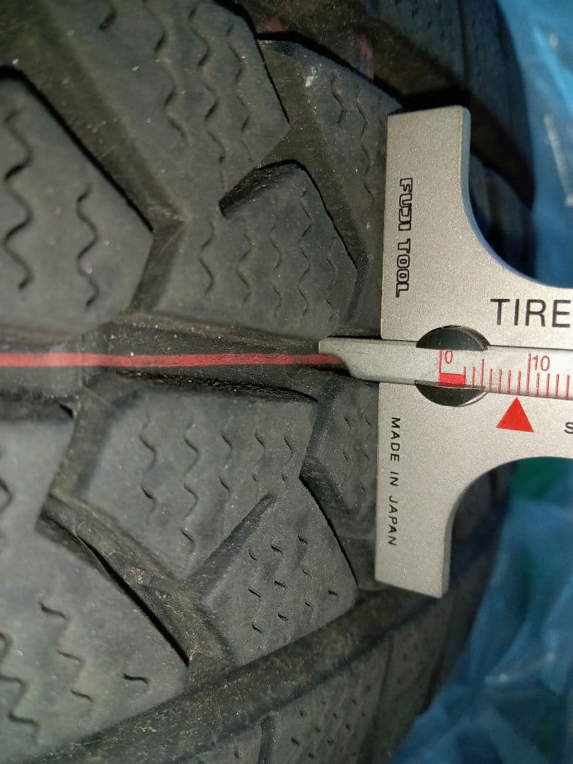 引き取り可(多摩地域)ハイエーススタッドレスタイヤ