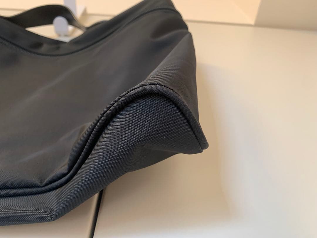 ナイロン製 ブラック ジッパーバッグ