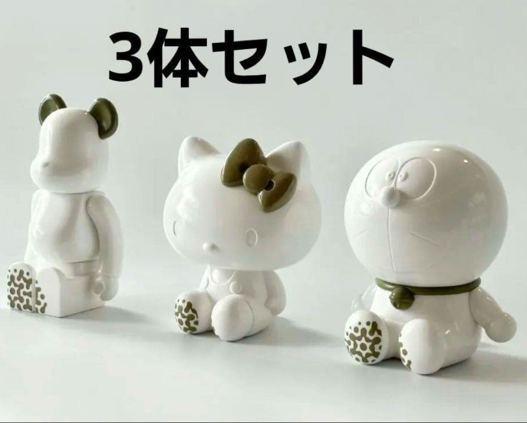 大阪関西万博　日本館限定フィギュア3体 　ベアブリック　ハローキティ　ドラえもん