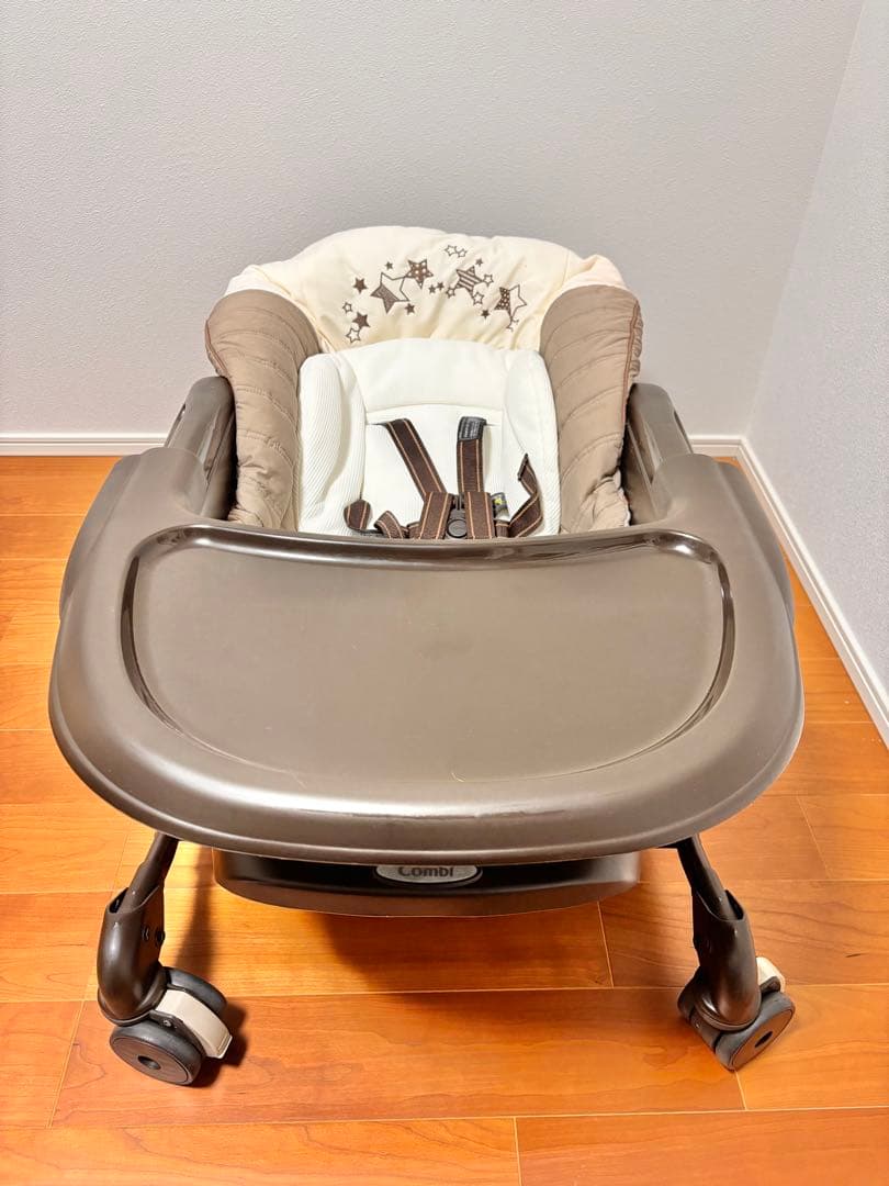 Combi ネムリラ　電動　ハイローチェア　オートスイング　トイザラス限定モデル