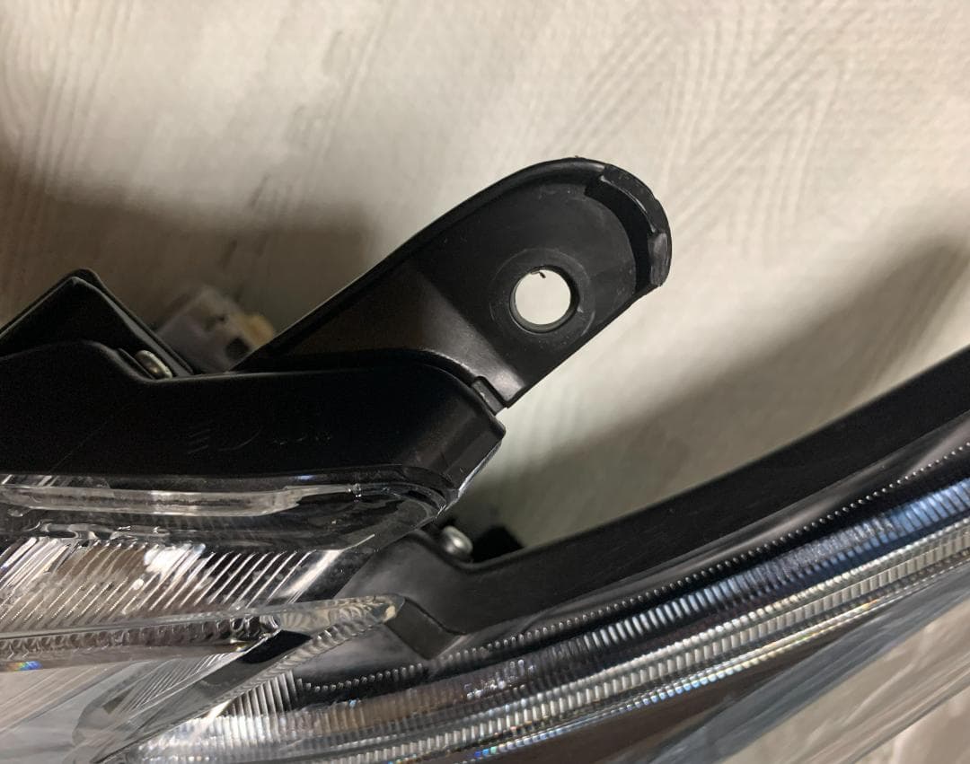 美しいオリジナルヘッドライト（左側）トヨタ プリウス ZVW30 ツーリング