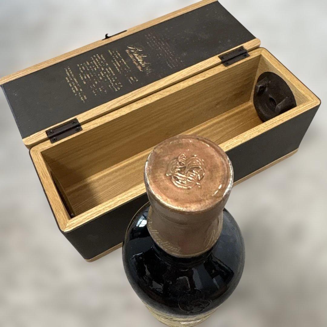 Ballantine's 30年 ブレンデッドスコッチウイスキー 木箱入り