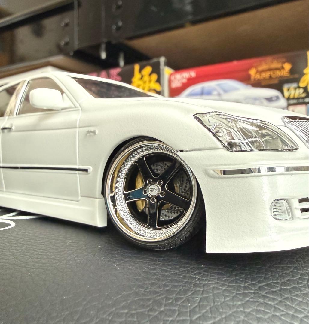 アオシマ モードパルファム GRS182 クラウン