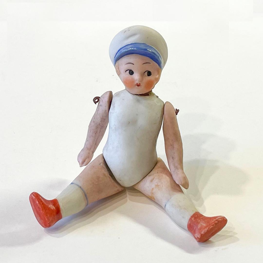 帽子の女の子のビスクドール・ドイツ1920年頃・アンティーク 赤い靴の子