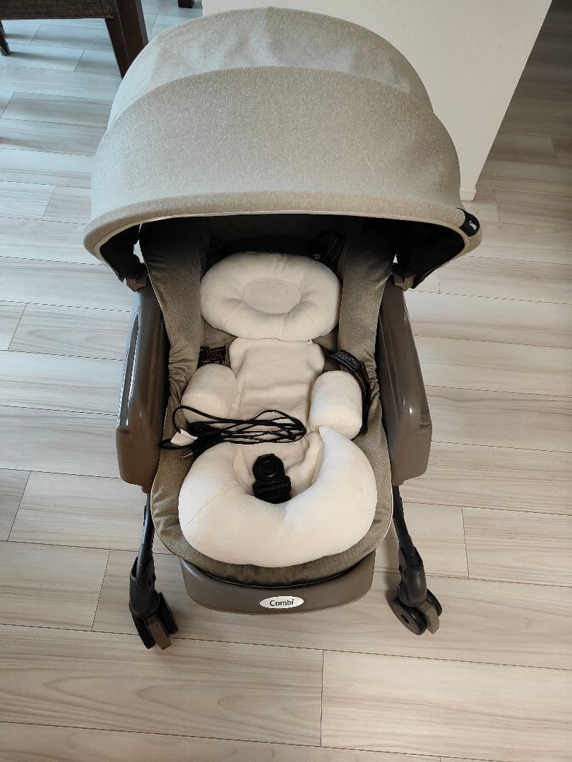 コンビ 　combiのホワイトレーベル ネムリラAUTOSWING BEDi電動