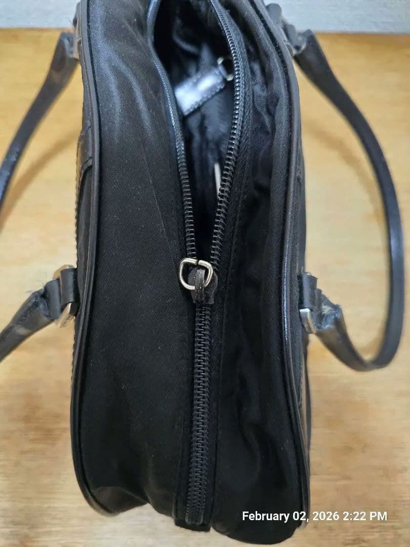 プラダ ブラック トートバッグ