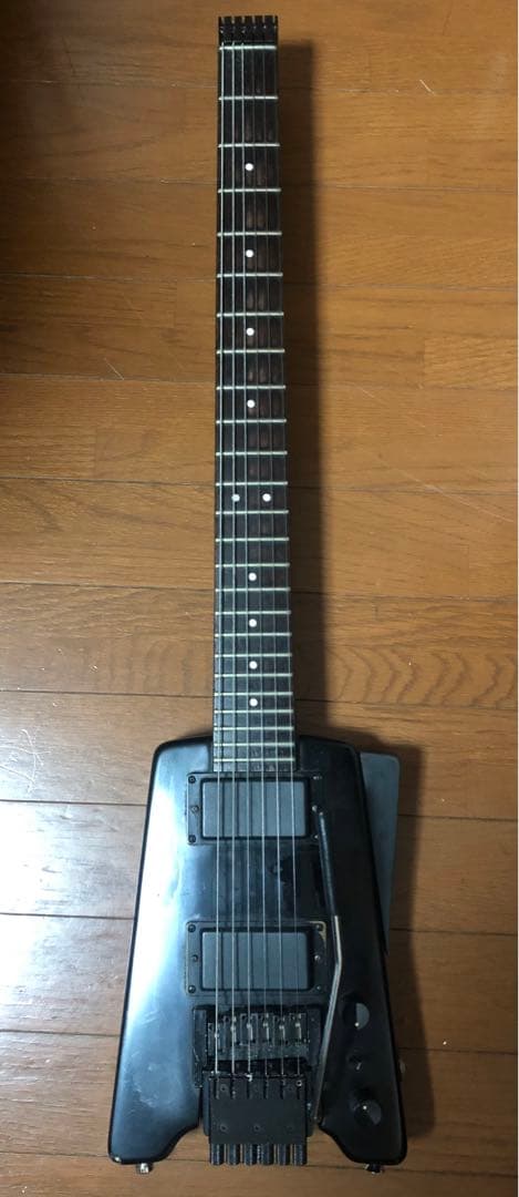 ヘッドレスギター　スタインバーガータイプ　プレイアビリティ良好￼ 調弦￼￼フリー