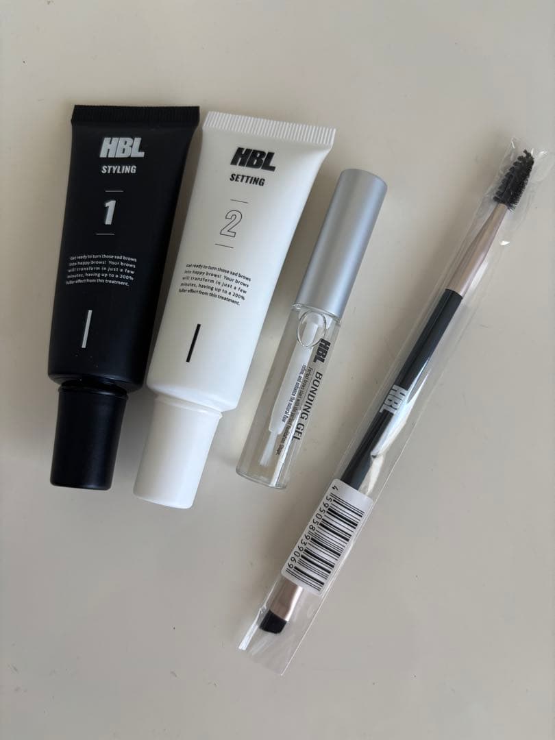 新品ハリウッドブロウリフトHBLクリーム、ボンディングジェル、サーキュラーブラシ