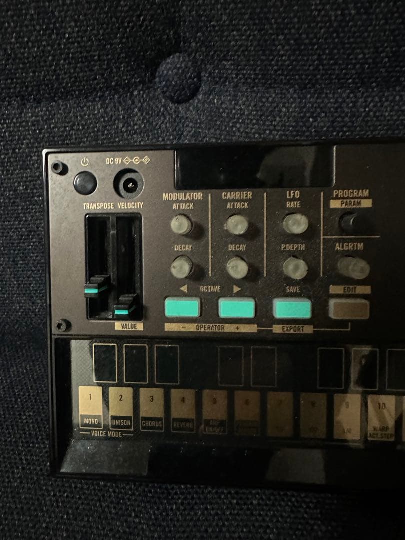 Korg Volca FM2、FM-2、シンセサイザー、シーケンサー