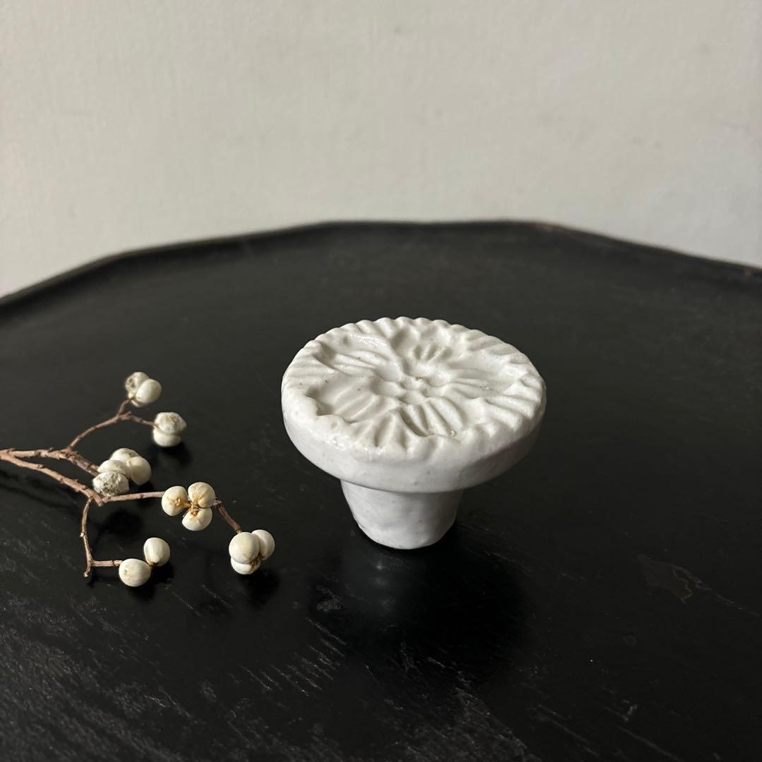 李朝餅型　⑤菓子型　白磁　堅手　韓国アンティーク　古道具　古民芸　古陶磁