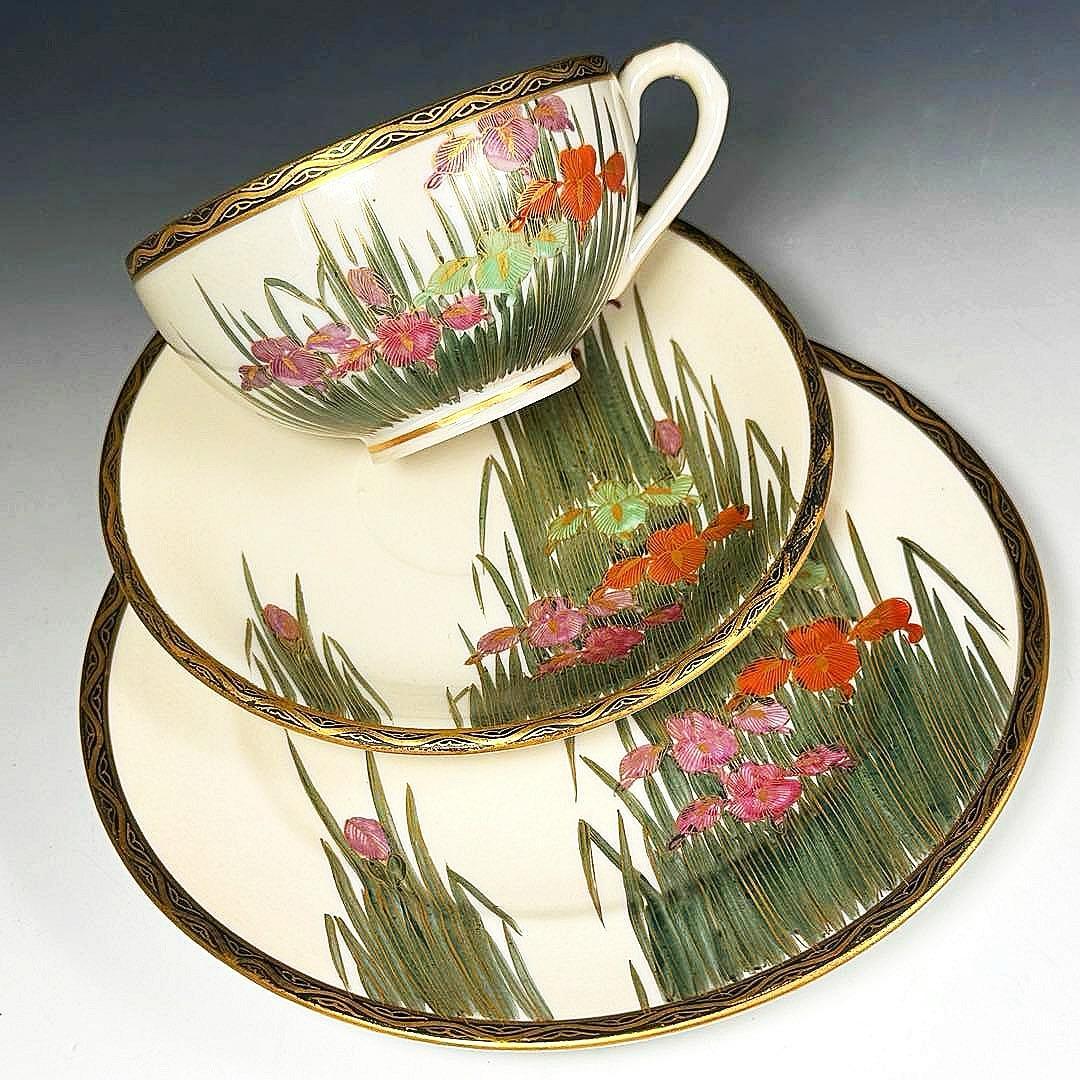 極美品■オールドニッポン 薩摩 エッグシェル 金彩 菖蒲図紋 キャビネットトリオ