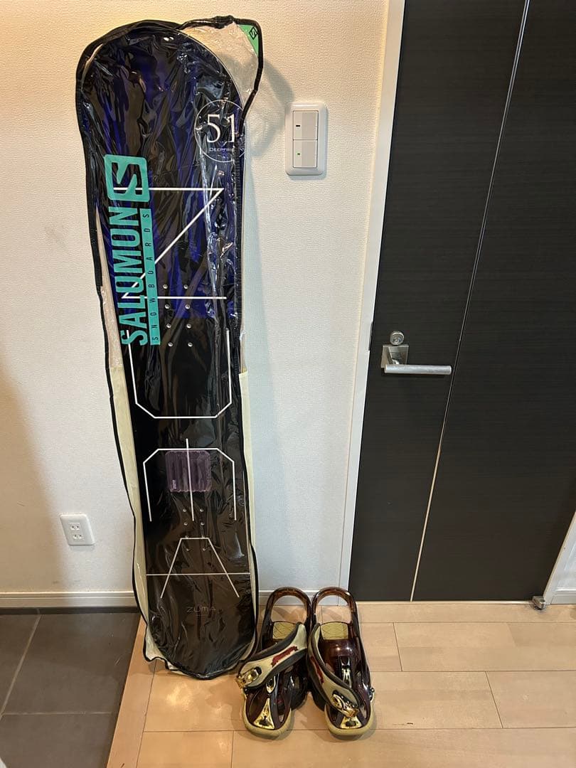ZUMA スノーボード(新品未使用) + 中古付属品付
