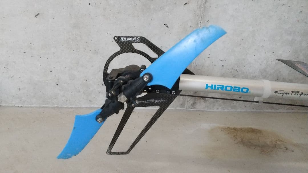 ヒロボー　ラジコンヘリコプター　エンジン　30