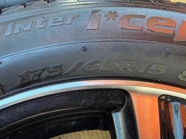 アクア ヴィッツ フィット スタッドレスセット 175/65R15 2019年製