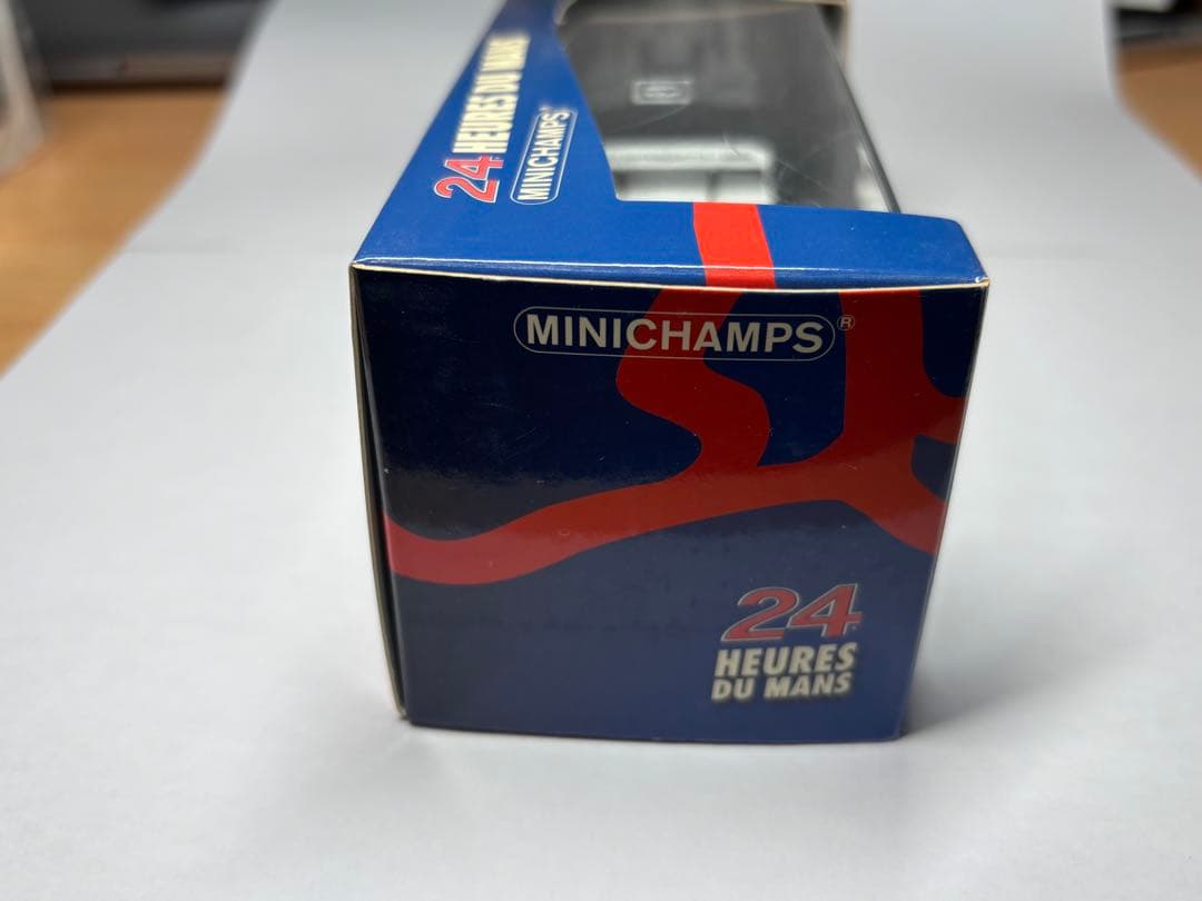 ミニカー Porsche 911 GT1 (Le Mans 1997) (1/43)