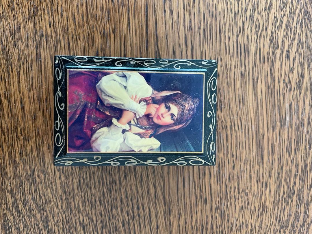 アンティーク風女性肖像画ボックス