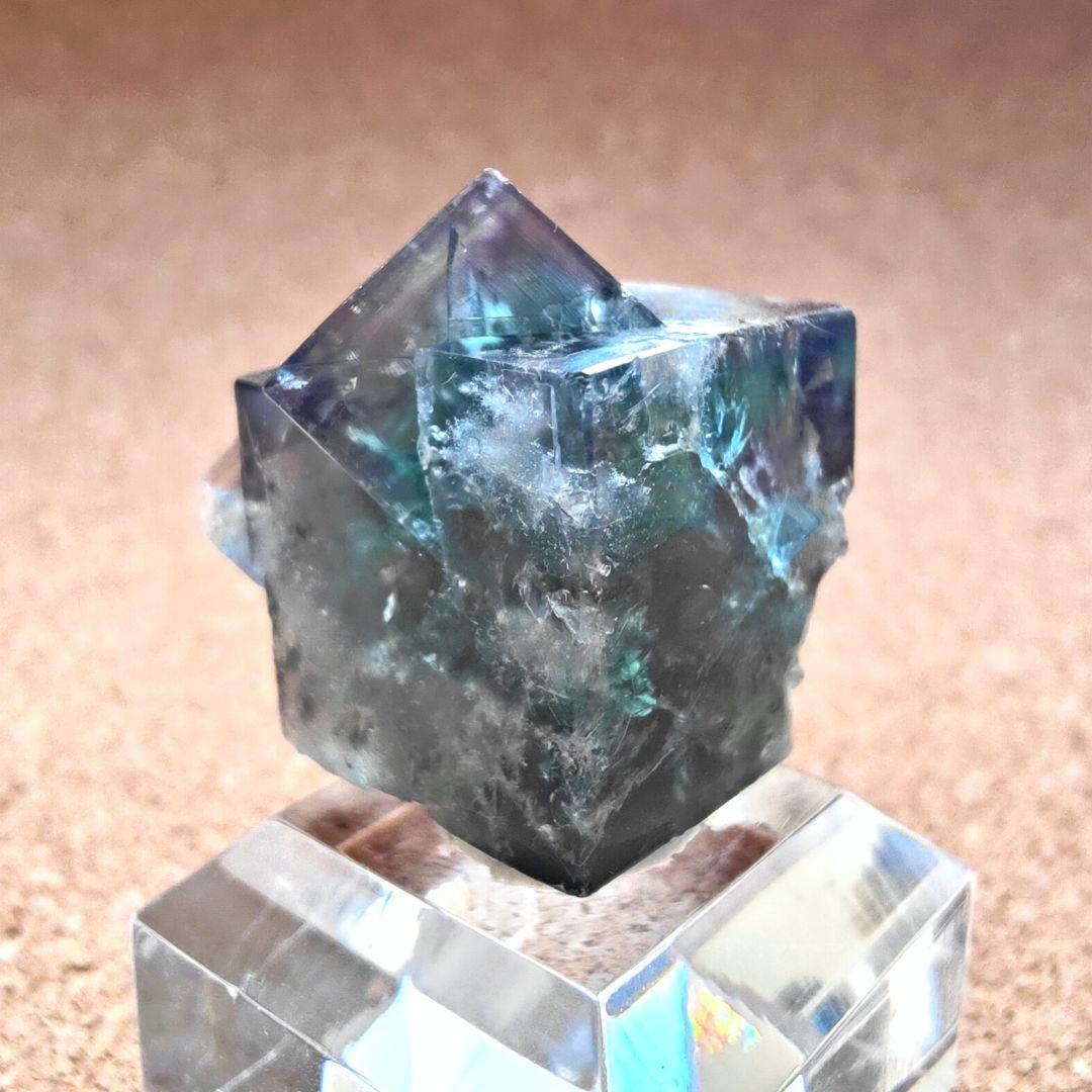 Rainbows End Pocket産フローライト 天然石 鉱物 原石