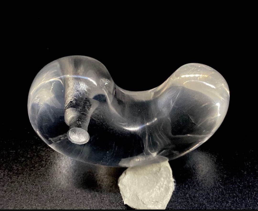 ✳幻影‼️ファントムクォーツ 山の形状　ガネッシュヒマール水晶勾玉　極上品鑑別書付