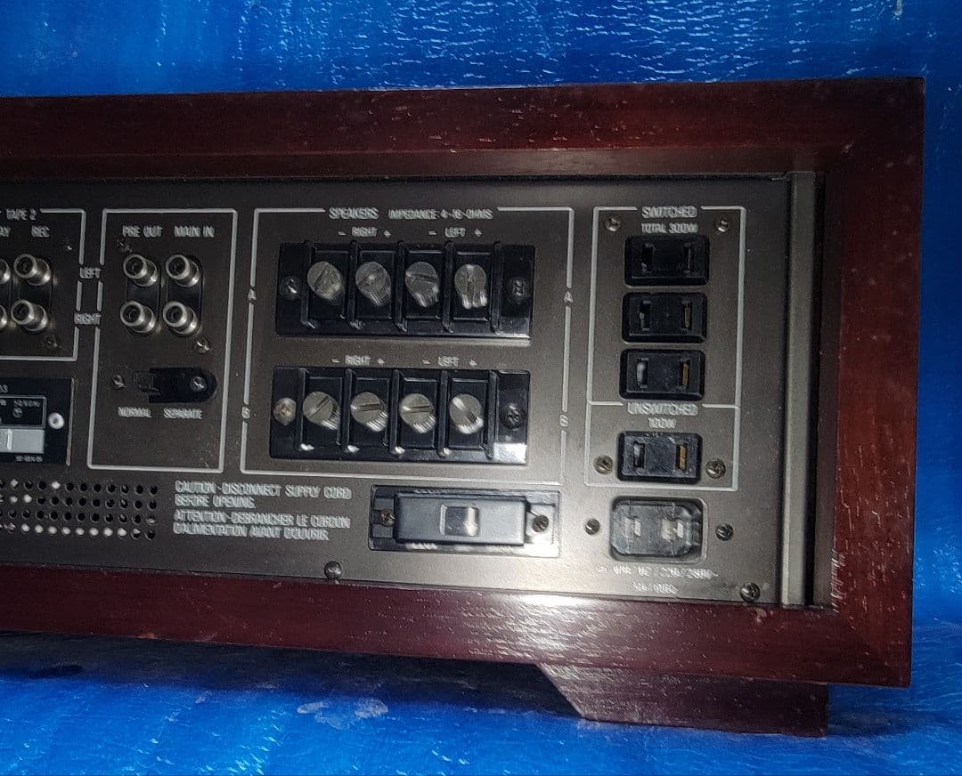 Accuphase（アキュフェーズ）プリメインアンプ E-303通電のみ確認済み