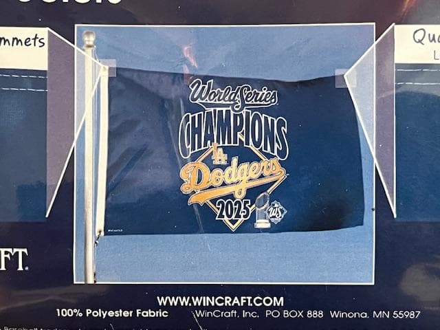 大谷翔平ドジャースWS2025優勝記念ロッカーROOM球団公認フラッグUS限定