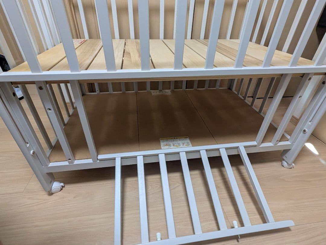 KATOJIベビーベッド キャスター付き