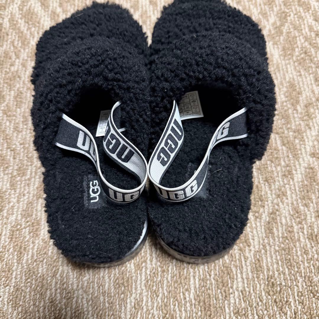 【新品未使用】UGG 黒 もこもこ厚底サンダル