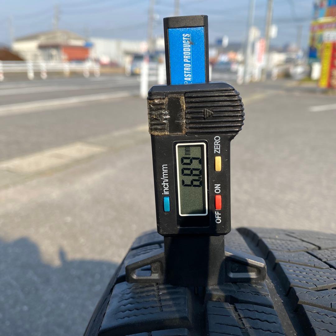 中古溝ありピレリスタッドレスセット90系ノア、ヴォクシー205/60R16