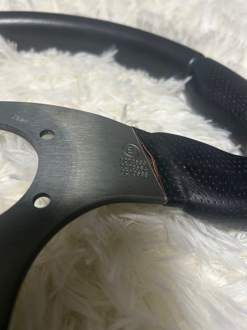 momo RACE ステアリング