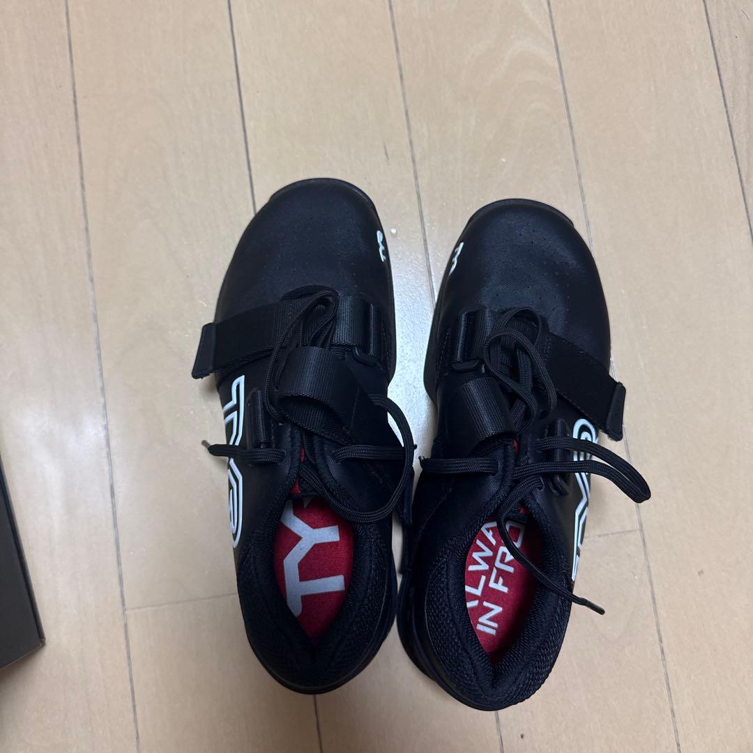 平塚麗桜選手着用モデル　TYR（ティア）L-1リフター