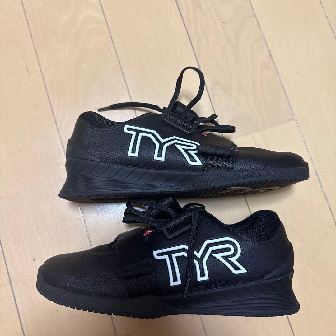 平塚麗桜選手着用モデル　TYR（ティア）L-1リフター