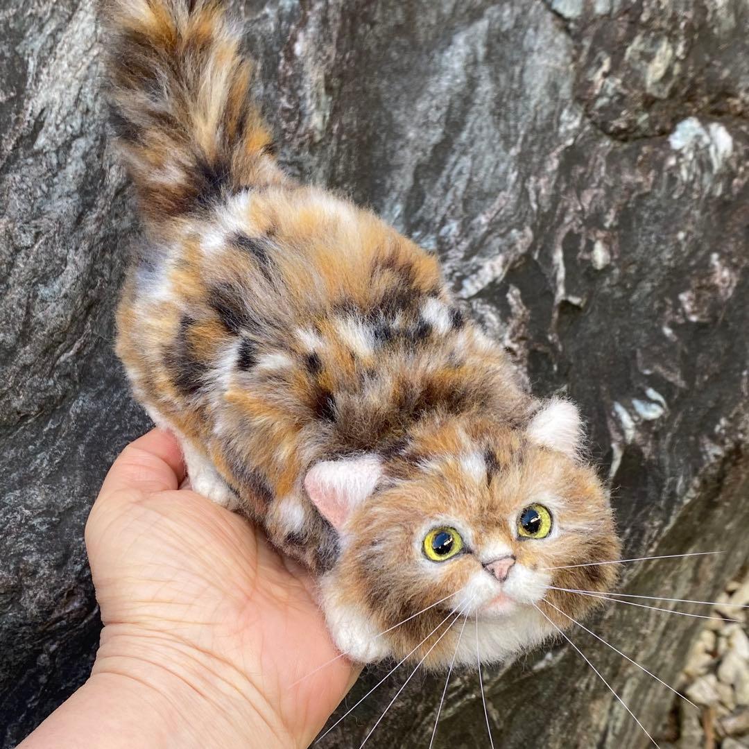 羊毛フェルト猫　全身　リアル可愛い三毛のサイベリアン