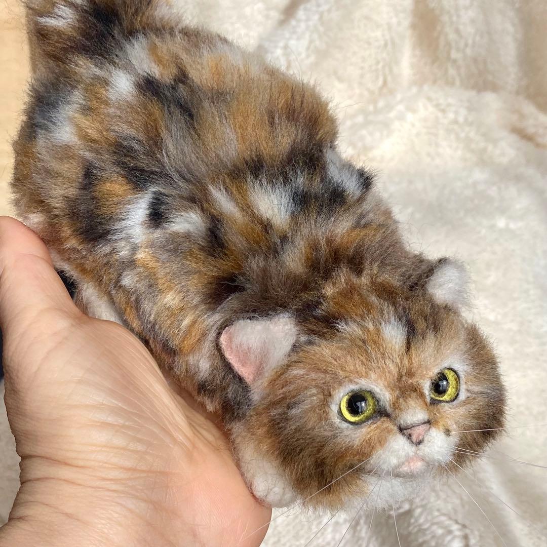 羊毛フェルト猫　全身　リアル可愛い三毛のサイベリアン