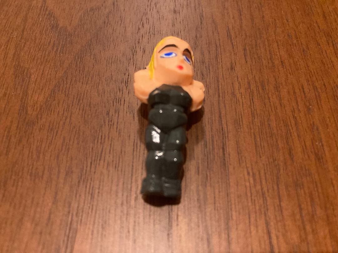 バーチャファイター　フィギュア　消しゴム　サラ　カラー