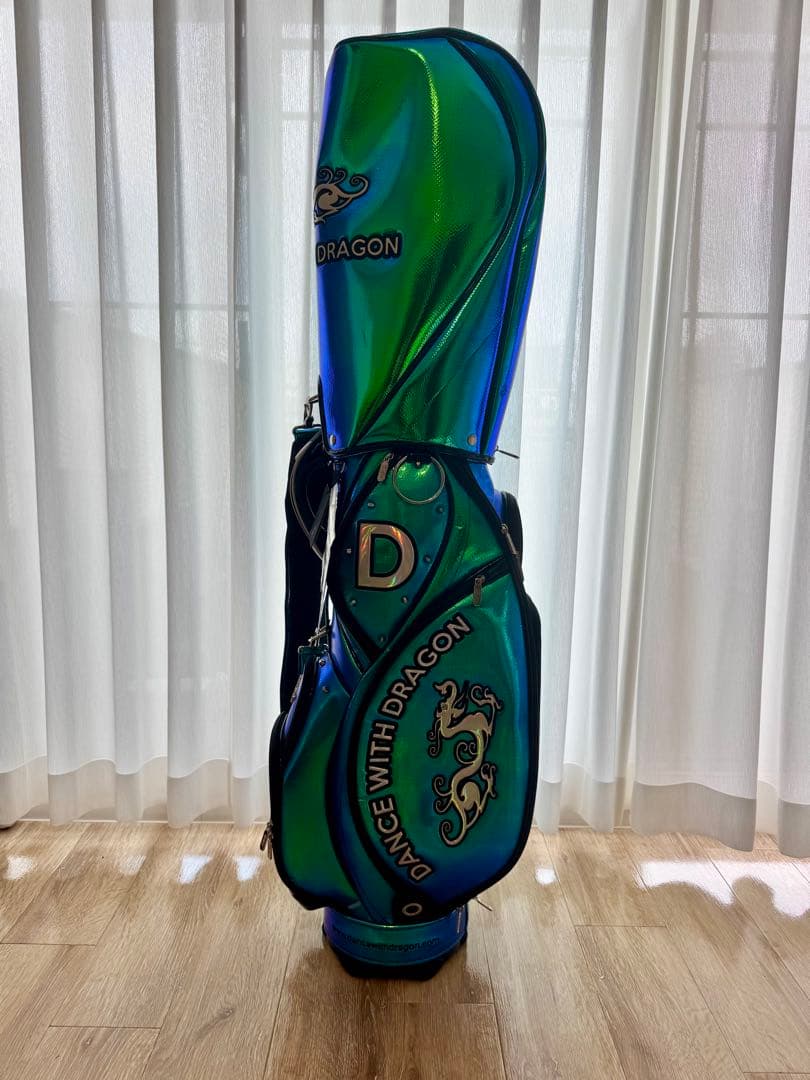 DANCE WITH DRAGON ホロパイソンキャディ