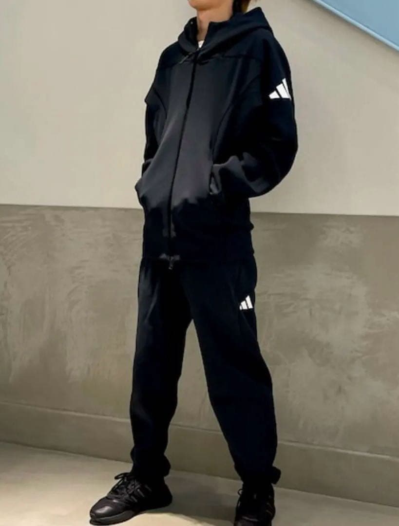 アディダス　Z.N.E. 上下　セットアップ　完売品　訳あり　最近のモデル