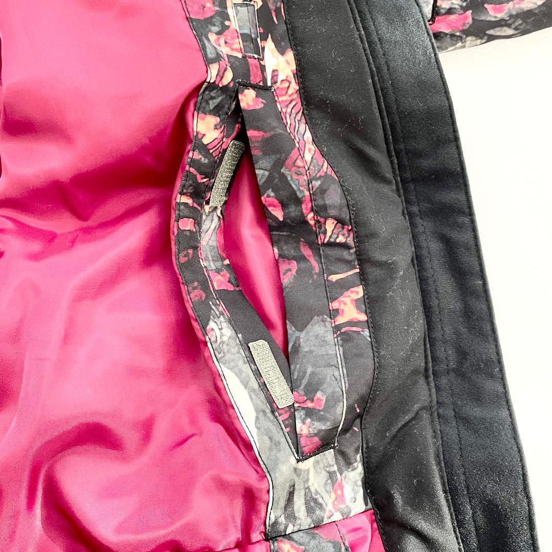 4473【美品】ROXY スノボウェア レディース 花柄 ジャケット ブラック