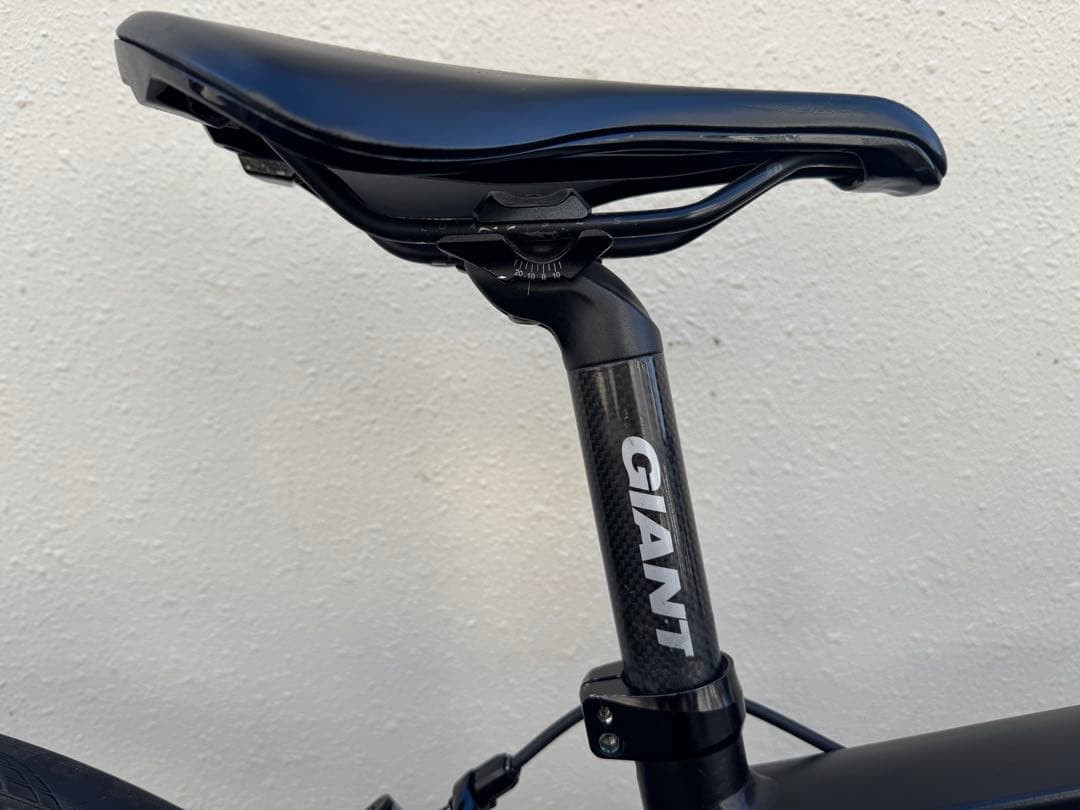 GIANT ロードバイク 11速 105 R7000